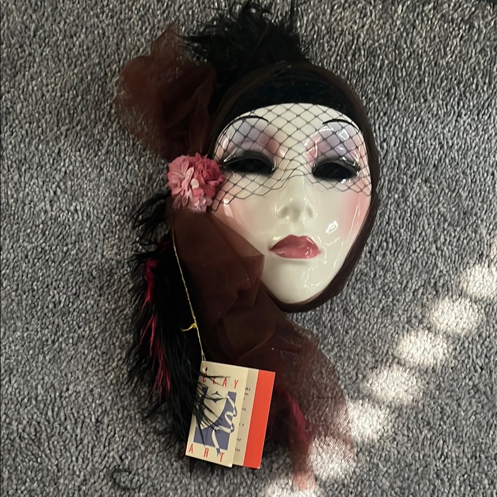 Elegant Venetian Style Mask with Pink and Brown Accents